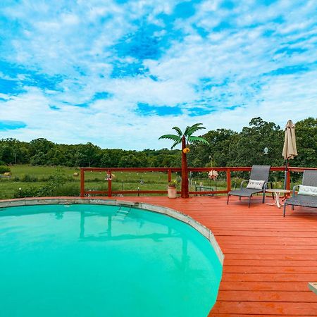 Spacious Ozarks Family Home - Private Pool And Grill Bourbon المظهر الخارجي الصورة