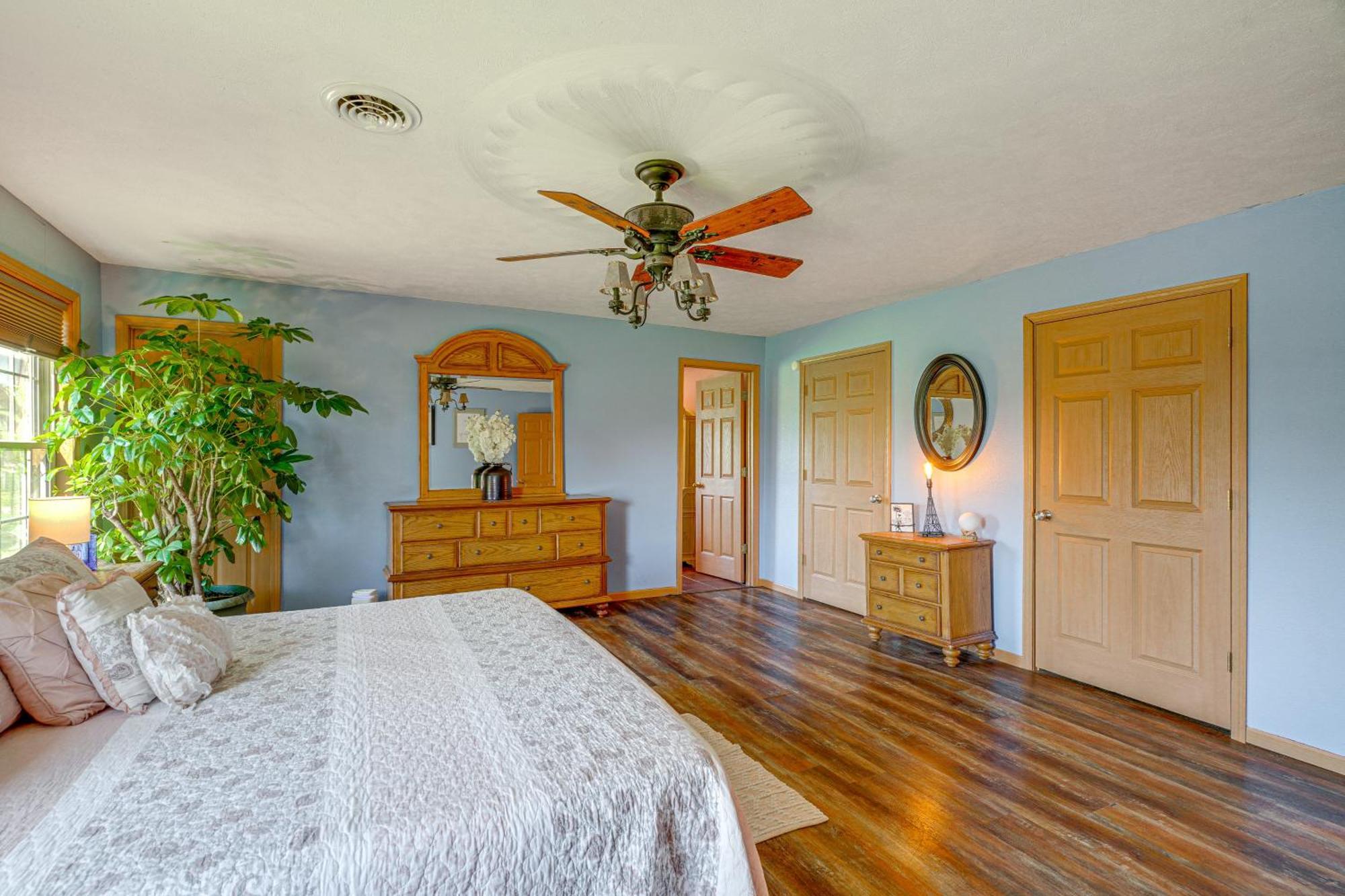 Spacious Ozarks Family Home - Private Pool And Grill Bourbon المظهر الخارجي الصورة