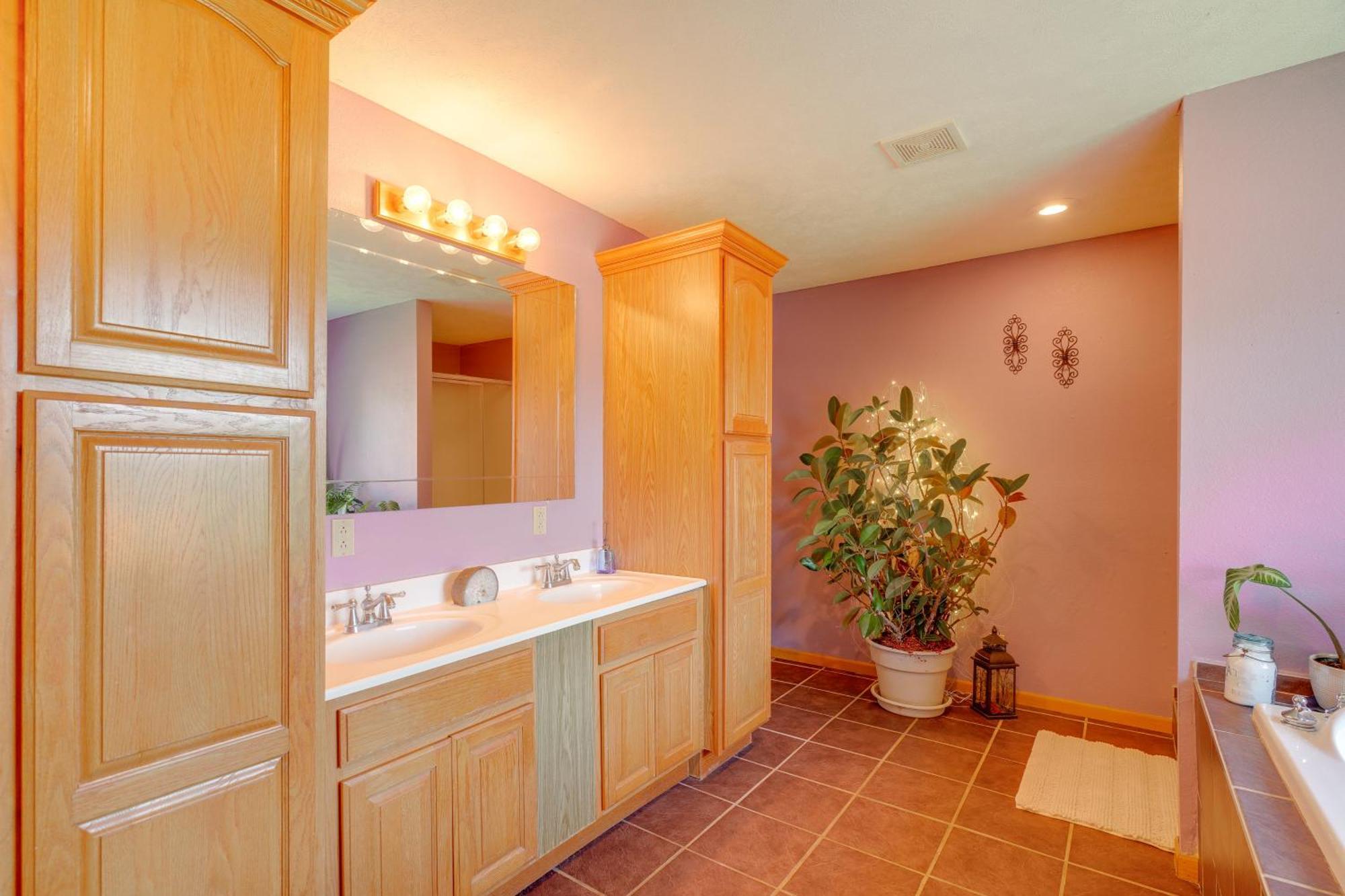 Spacious Ozarks Family Home - Private Pool And Grill Bourbon المظهر الخارجي الصورة