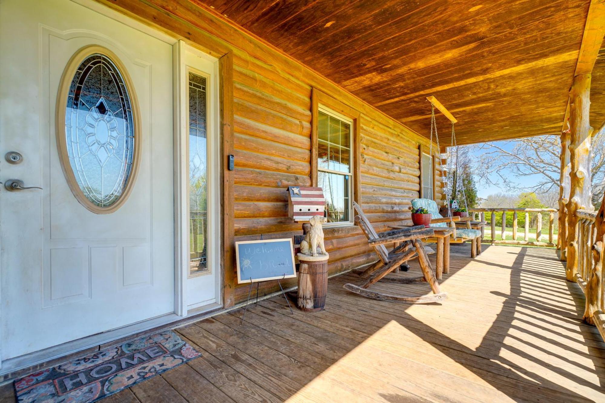 Spacious Ozarks Family Home - Private Pool And Grill Bourbon المظهر الخارجي الصورة