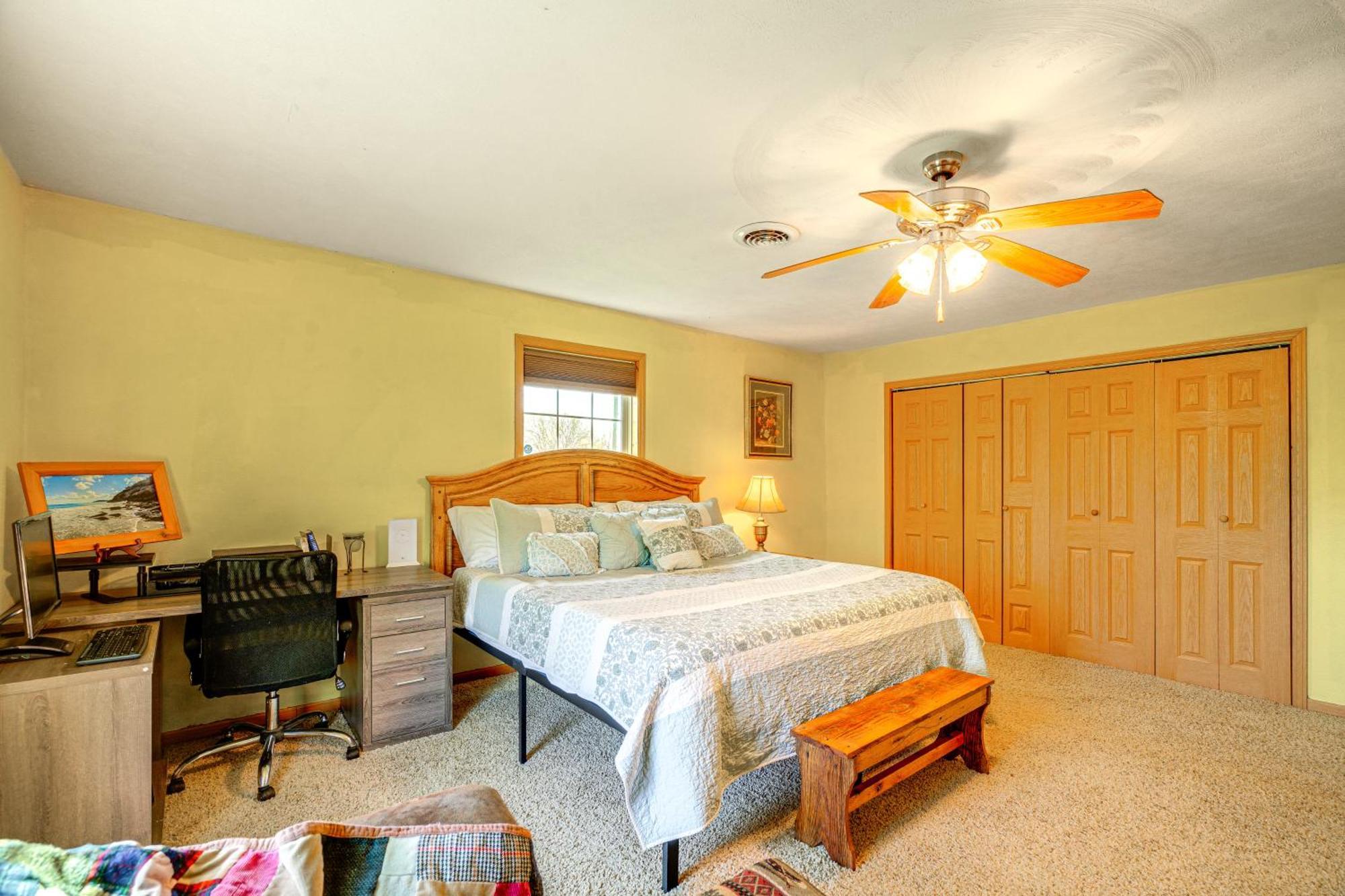 Spacious Ozarks Family Home - Private Pool And Grill Bourbon المظهر الخارجي الصورة