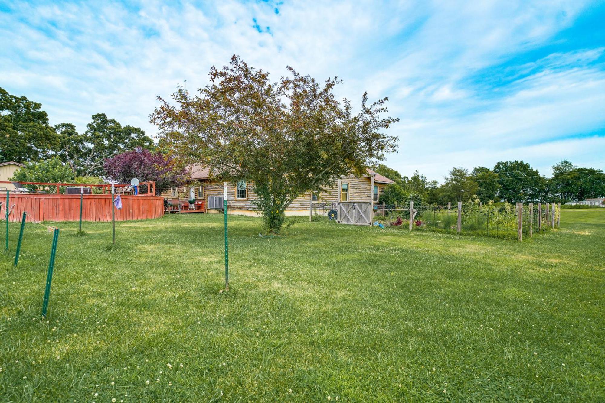 Spacious Ozarks Family Home - Private Pool And Grill Bourbon المظهر الخارجي الصورة