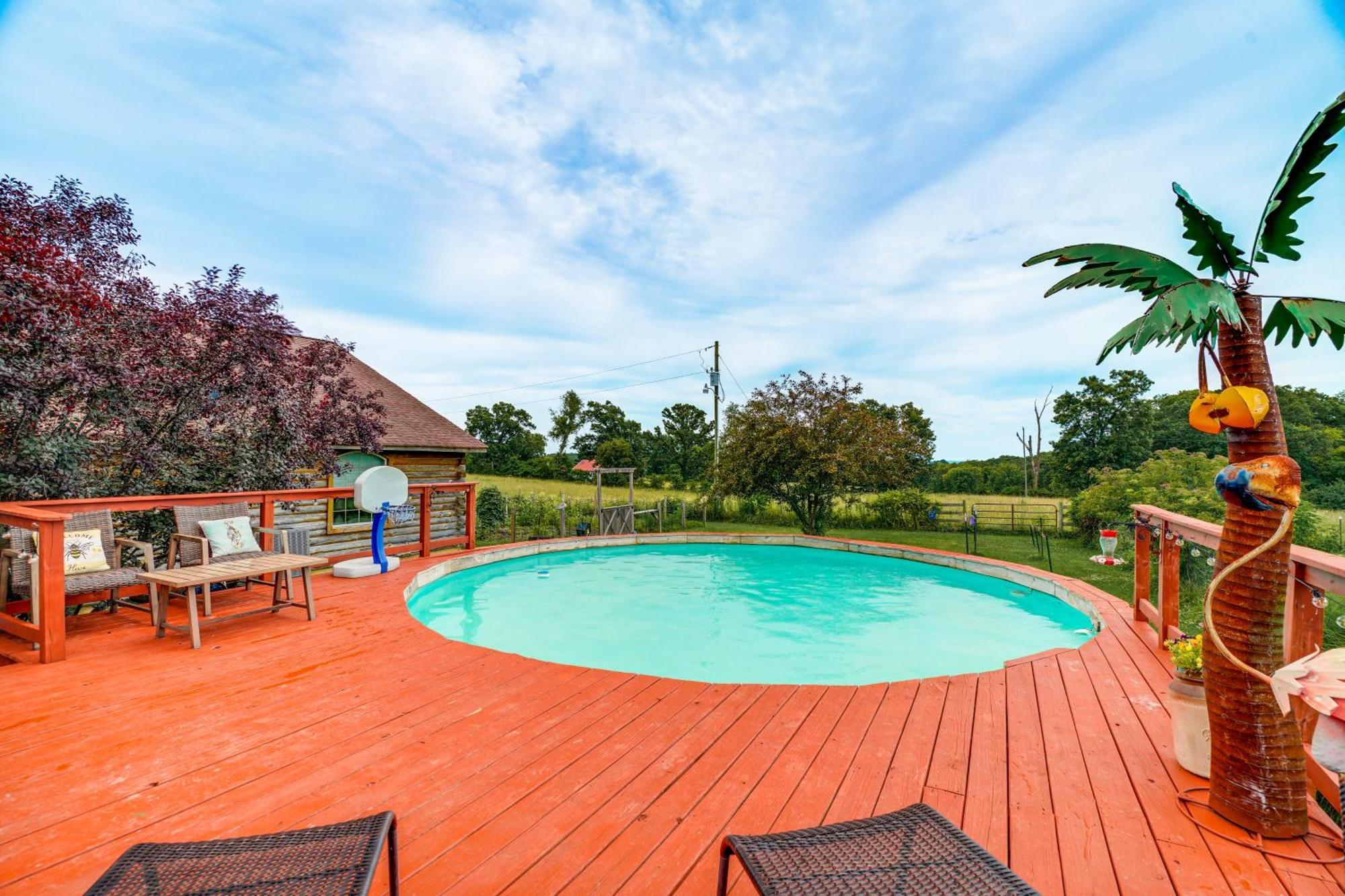 Spacious Ozarks Family Home - Private Pool And Grill Bourbon المظهر الخارجي الصورة